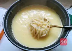 Illustration of how to make golden rice noodles 4