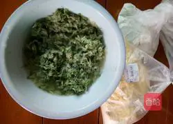 Illustration of how to make sophora flower corn flour steamed buns 1