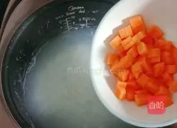 Illustration of how to make yam and chicken porridge 9