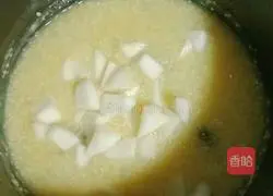 Illustration of how to make snow pear, white fungus and millet porridge 11