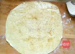 Illustration of how to make salt and pepper rolls 9