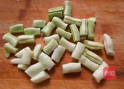 Illustration of how to make stewed rice with potatoes and beans 2