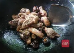 Chicken Whole Legs and Mushrooms Claypot Rice Recipe Illustration 5