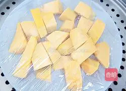 Illustration of how to make pumpkin hair cake 3