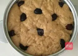 Illustration of how to make brown sugar and red date hair cake 4