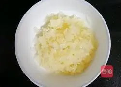 Illustration of how to make yam, red dates and white fungus porridge (baby food supplement) 2