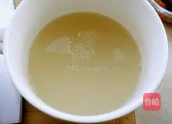 Red jujube hair cake Illustration of how to do it 2