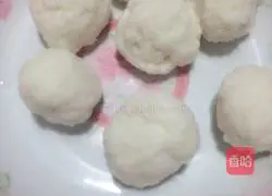 Illustration of how to make cantaloupe rice balls 6