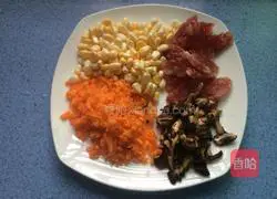 Illustration of braised rice with mushrooms and sausage 3