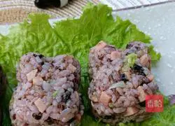 Illustration of how to make rice balls 1