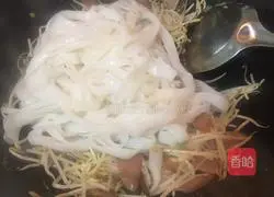 Illustration of how to make fried rice noodles 6