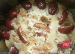 Illustration of how to make brown sugar and jujube hair cake 7