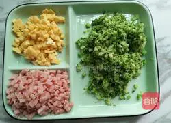 Illustration of how to make broccoli cheese rice balls 8