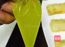 Illustration of Banana Fried Spring Rolls 9