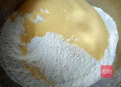 Illustration of how to make cornmeal and white flour cakes 1