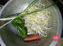 Illustration of braised noodles with stuffed meat 1