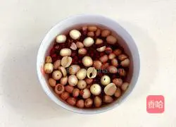 Illustration of how to make milk and multigrain porridge 1 