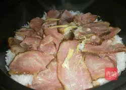 Illustration of how to make bacon clay pot rice 3