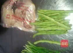 Illustration of how to make chicken leg braised noodles 4