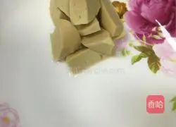 Illustration of making braised beans and noodles 3