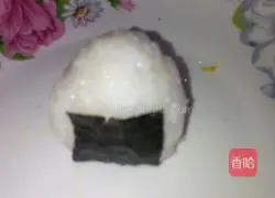 Illustration of how to make seaweed rice balls 3