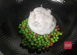 Illustration of how to make luncheon meat rice balls 5