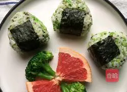 Illustration of how to make rice balls 1