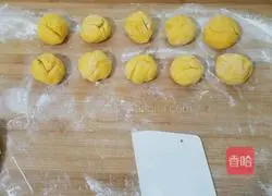 Illustration of how to make rose pumpkin rolls 7
