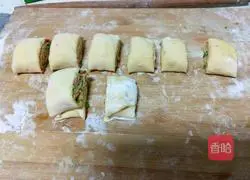 How to make ham rolls Illustration 3