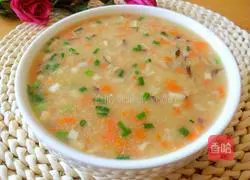 Illustration of how to make mushroom, carrot and chicken porridge 19