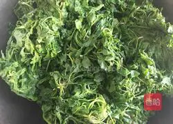 Illustration of how to make wild vegetable pot stickers 2