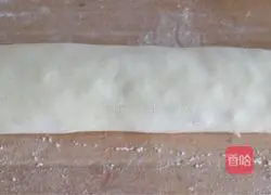 Illustration of how to make green onion and ham rolls 12