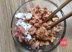 Illustration of how to make chrysanthemum chrysanthemum minced meat and millet porridge 2