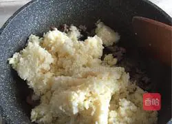 Illustration of how to make beef and shrimp baked rice 6