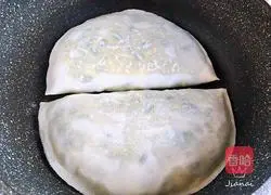 Illustration of how to make leek, shrimp skin and fungus box 16