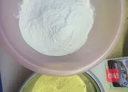 Illustration of how to make salt and pepper flower rolls 2