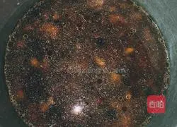 Illustration of braised rice with mushrooms and sausages 7