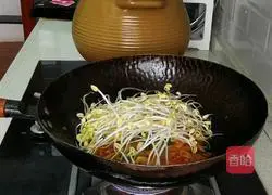 Illustration of spicy fried rice noodles 7