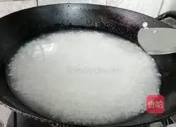 Illustration of how to make pork offal porridge 4