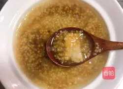 Illustration of how to make Angelica Astragalus Millet Porridge (blood-tonifying and qi-tonifying medicinal diet) 11