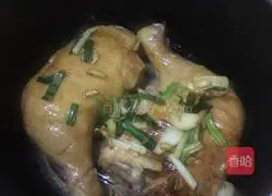 Illustration of how to bake chicken legs in rice cooker 6