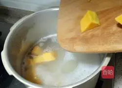 Illustration of how to make pumpkin and mung bean barley porridge 6