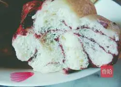 Illustration of how to make black rice rolls 6