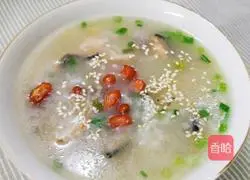 Illustration of how to make fish skin porridge 10