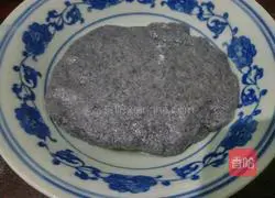 Illustration of how to make black rice cake 5