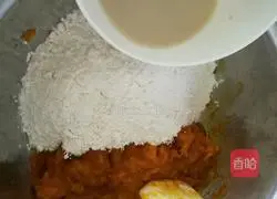 Illustration of how to make pumpkin hair cake 6