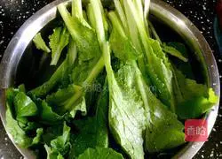 Illustration of how to make vegetarian pot stickers with mushrooms and vegetables 4