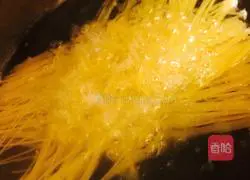 Illustration of how to make tomato meat sauce pasta 2