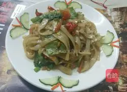 Illustration of how to make stir-fried rice noodles with eggs and vegetables 4