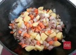 Illustration of Curry Beef Baked Rice 4